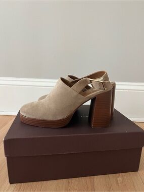 Bobbie’s Paris Savannah Heeled Sandals